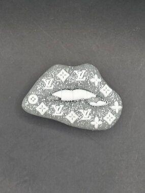 (5/$15) LV Lips 👄 Croc Charm